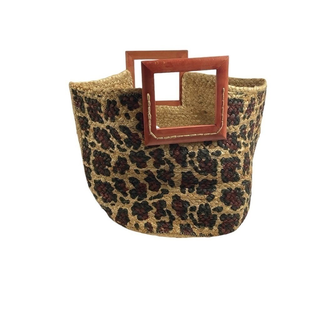 Stylish Alba Jute Tote Bag with Wooden Handles Leopard Print - Picture 5 of 16